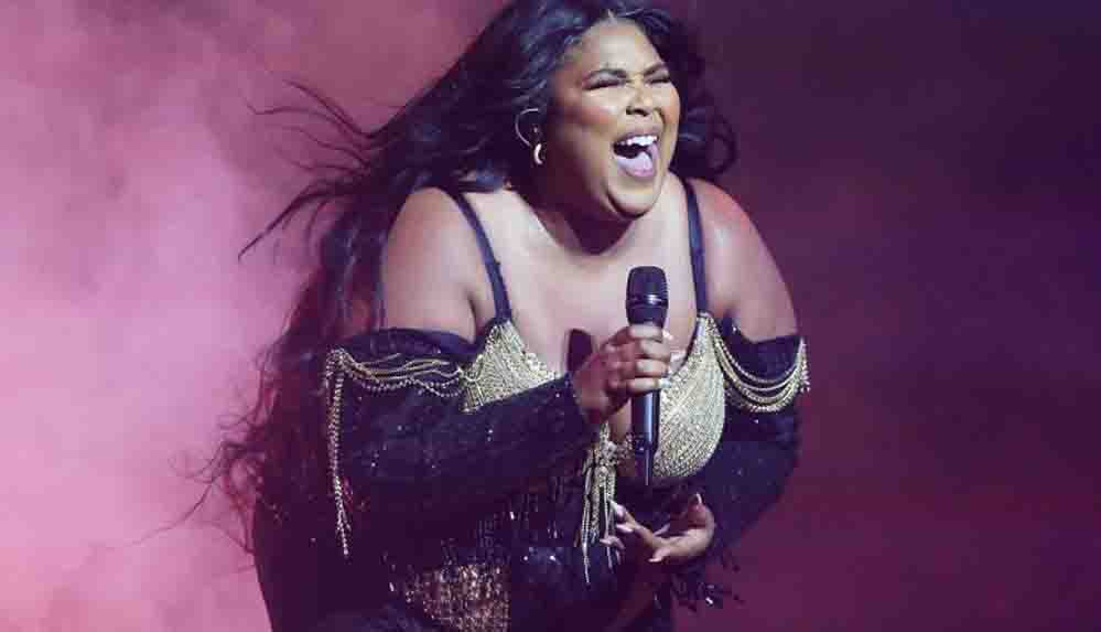 Ünlü şarkıcı Lizzo isyan etti 'Üzerine atlayıp hayranımı öldürmedim'