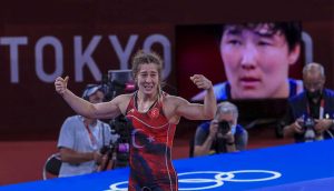 Yasemin Adar, olimpiyat madalyası alan ilk Türk kadın güreşçi oldu
