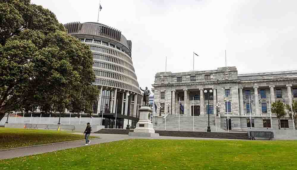 Yeni Zelanda’daki Covid-19 yasakları uzatıldı