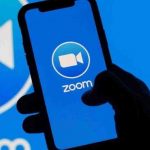 Zoom toplantısındayken üç yaşındaki çocuk annesini vurdu