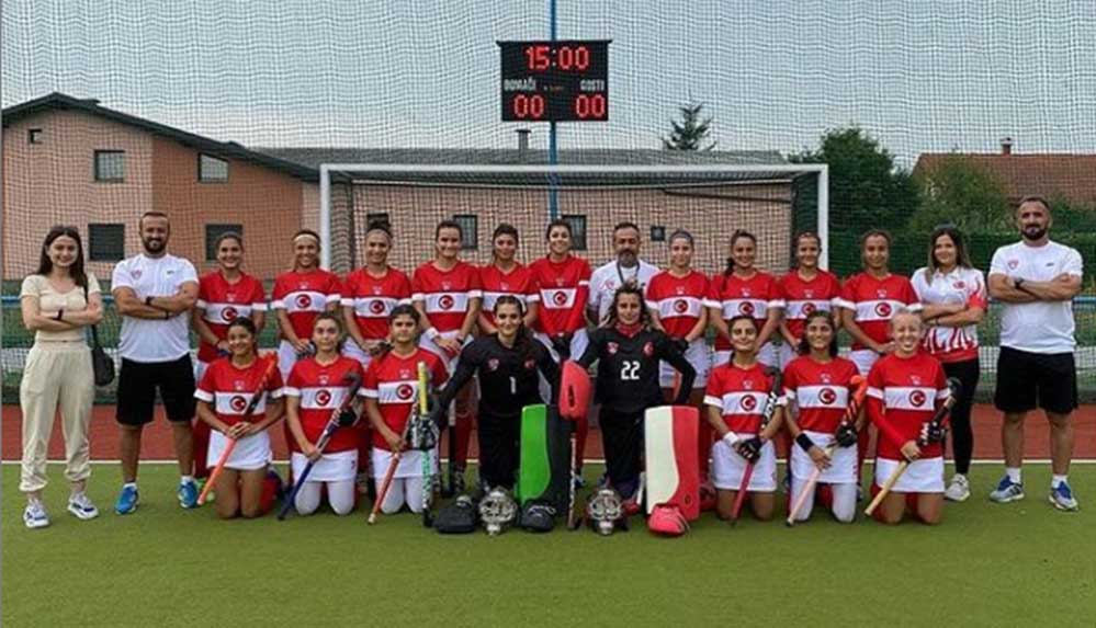 Kadın Milli Takımı İsviçre'ye 3-2 mağlup olurken, Erkek Milli Takımı Malta'yı 3-0 yendi