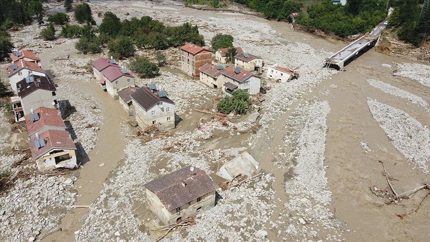 Sel felaketi nedeniyle 40 evin yıkıldığı Babaçay köyünün sakinleri yaşadıklarını anlattı: "Kayıplarımız var"