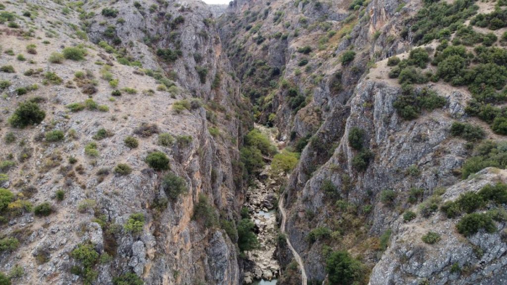 Büyük Menderes Nehri üzerindeki Kısık Kanyonunda sular çekildi 5 Büyük Menderes Nehri üzerindeki Kısık Kanyonunda sular çekildi