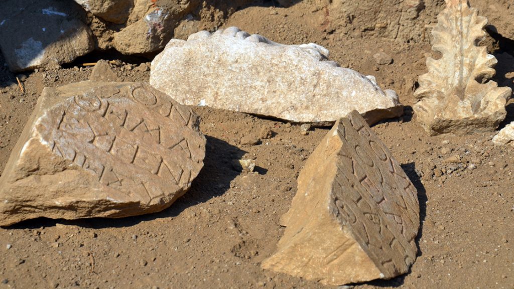 Aydın'daki kazılarda Roma İmparatoru Hadrianus heykelinin parçaları bulundu