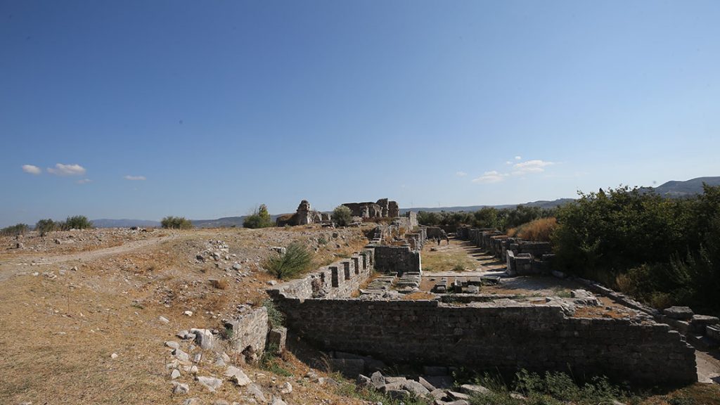 Didim'deki antik kent Miletos'ta 2 bin 400 yıllık iki eve ulaşıldı
