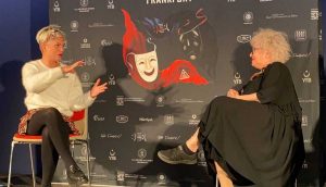 Ayşenil Şamlıoğlu 7. Frankfurt Türk Tiyatro Festivali"nde konuştu: "Tiyatro aslında bilinçli şizofrenidir"