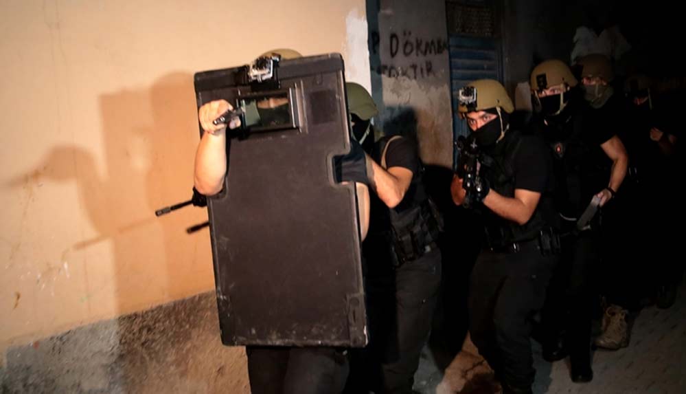 Adana ve İstanbul’da DEAŞ operasyonu: 14 gözaltı