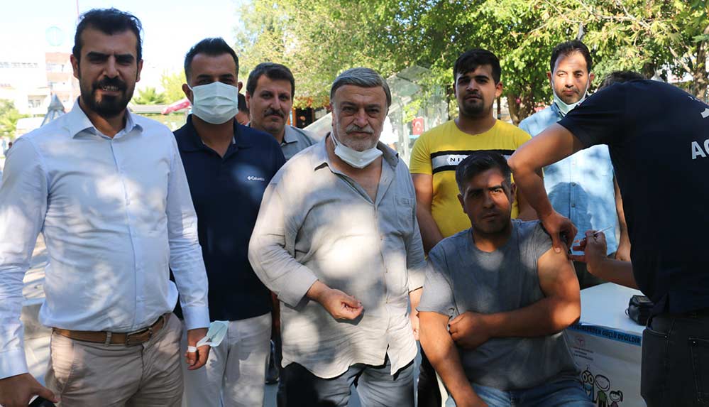 Adıyamanlı-ses-sanatçısı-'Kahtalı-Mıçe'-aşı-çağrısında-bulundu