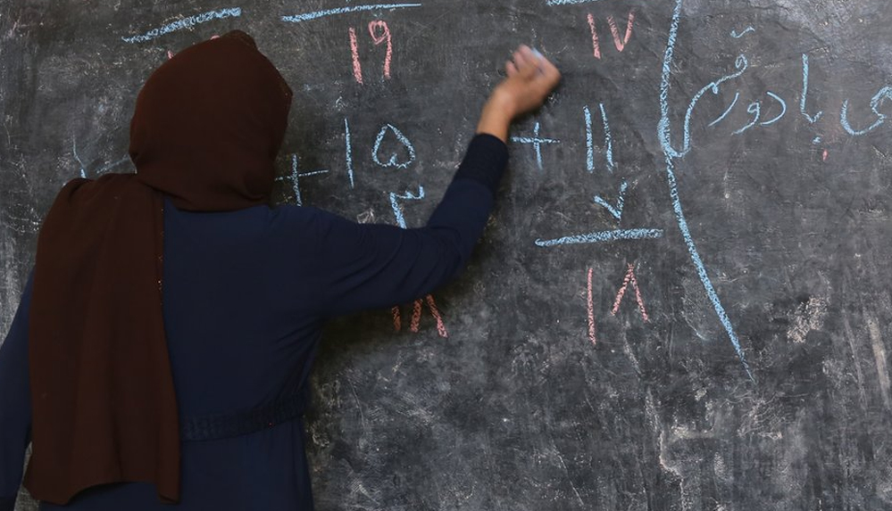 Afganistan'da Taliban kız öğrencileri ortaokul eğitimine dahil etmedi