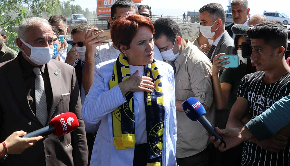 Akşener