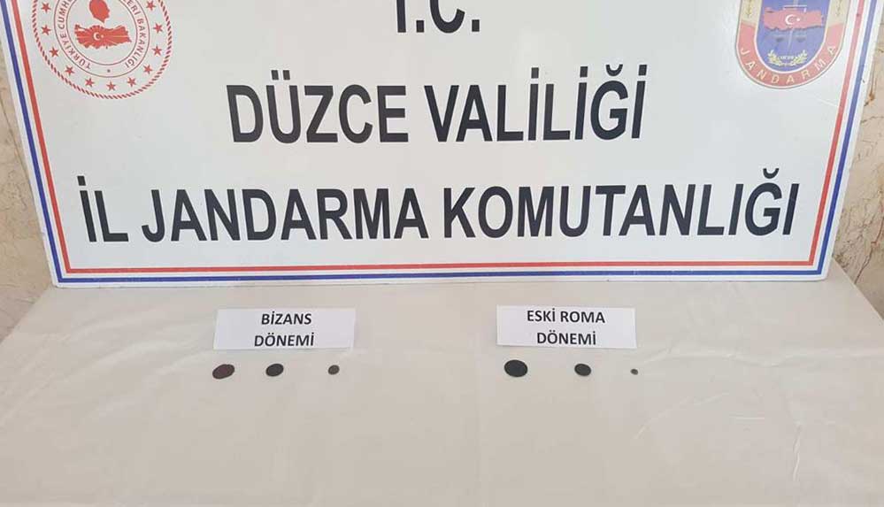 Düzce'de Roma dönemine ait bakır ve bronz sikkeler ele geçirildi