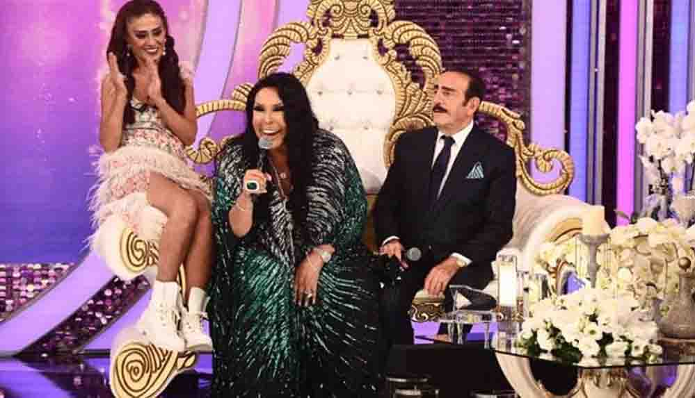 Canlı yayında mikrofonu açık unutan Bülent Ersoy'dan çok konuşulacak sözler Son program kovulduk