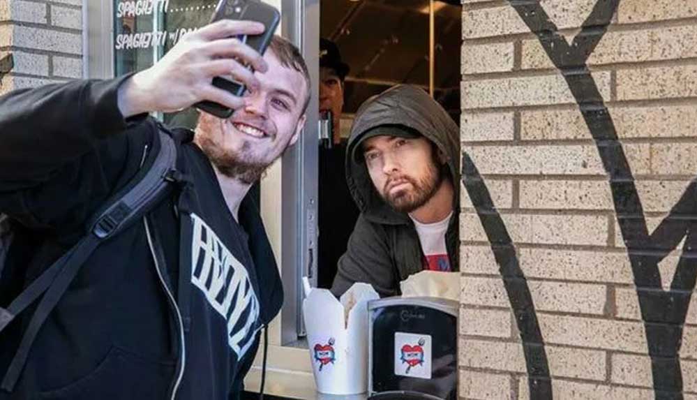 Ünlü rapçi Eminem makarnacı açtı: Hayranları 7 saat önceden kuyruğa girdi