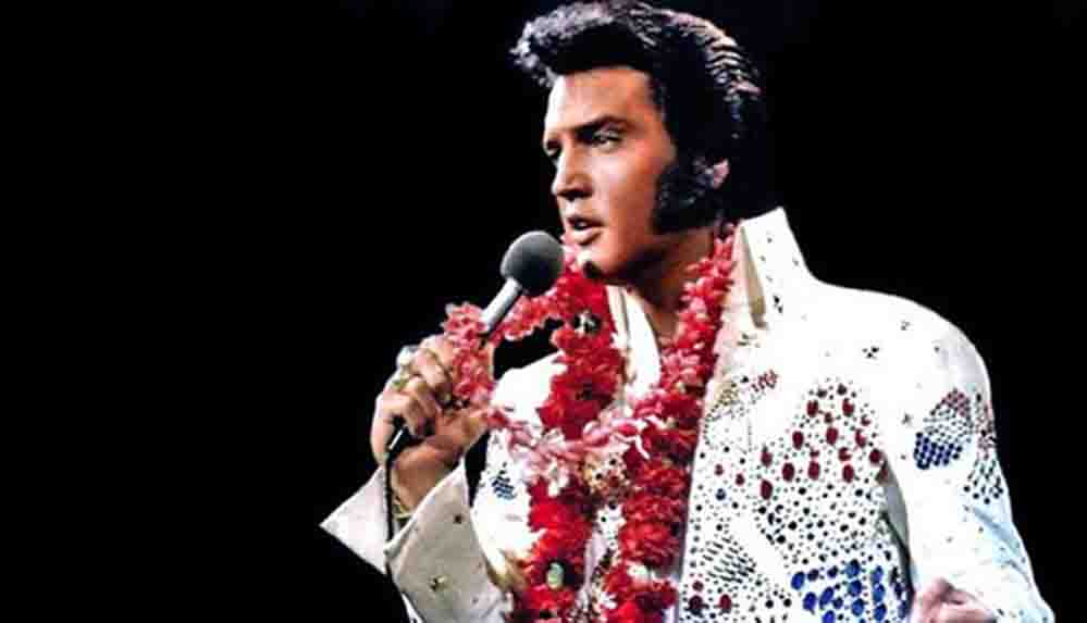 Elvis Presley'nin ünlü tulumu ve pelerini açık artırmaya çıkarılıyor