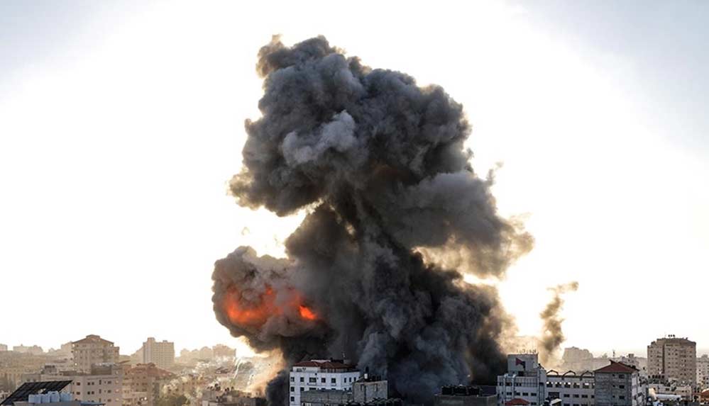 İsrail savaş uçaklarından Gazze'nin çeşitli noktalarına hava saldırısı