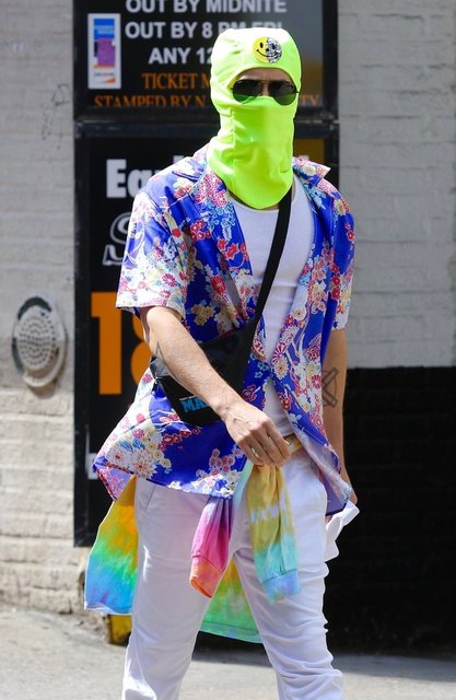 Tanınmamak için ilginç bir stile bürünen Jared Leto kameralara yakalandı 1 Tanınmamak için ilginç bir stile bürünen Jared Leto kameralara yakalandı