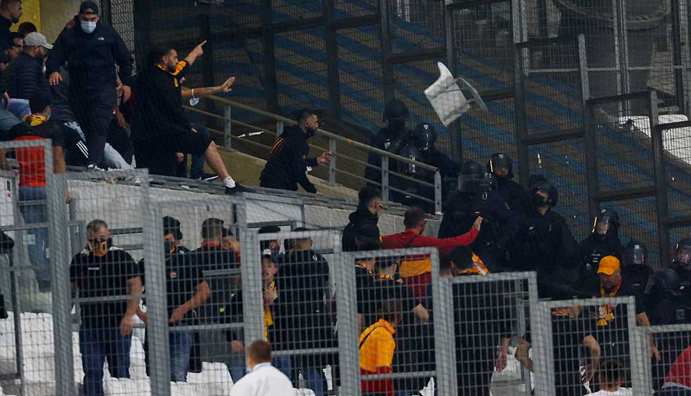 Marsilya'da Galatasaraylılar ile güvenlik güçleri arasında gerginlik çıktı