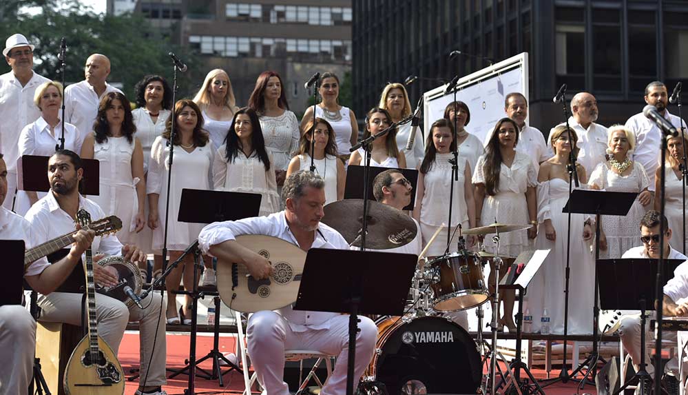 New York Atatürk Korosu, açık hava konserinde sanatseverleri Türk müziğiyle buluşturdu