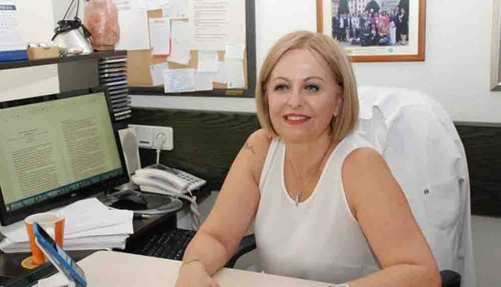 Prof. Dr. Esin Davutoğlu Şenol bu defa kıyafeti nedeniyle gericilerin hedefinde