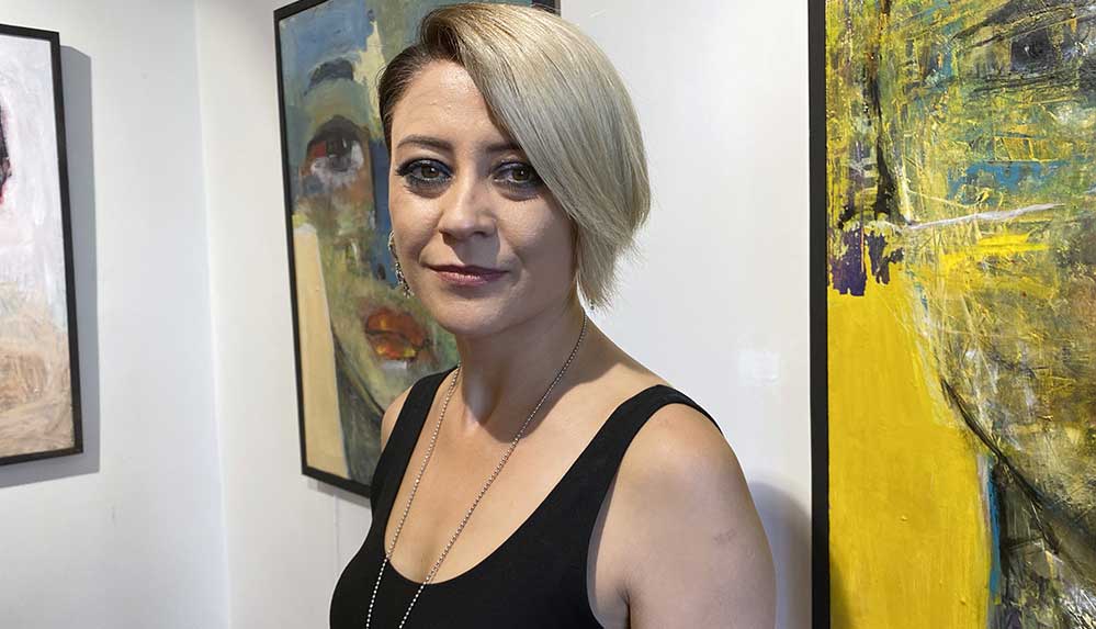 Ressam Rukiye Epli Dede'nin "Suskun" sergisi sanatseverlerle buluştu
