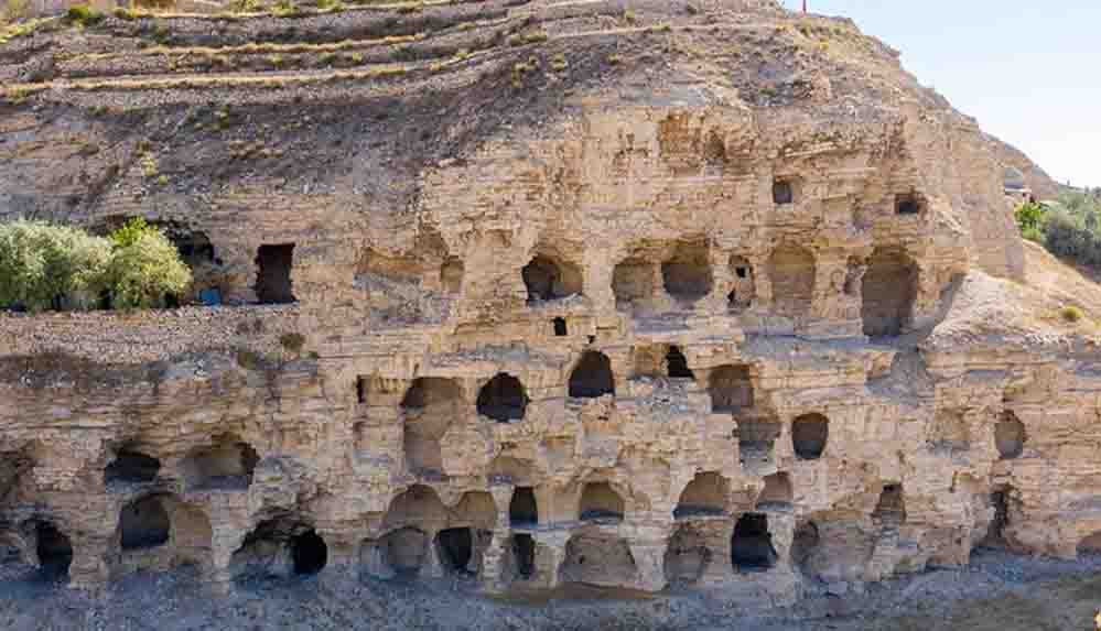 Sivas'ta Hititler dönemine ait 'apartmanlar' keşfedilmeyi bekliyor