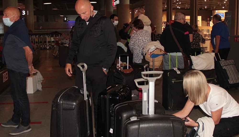 Ülkelerinde-'otel-karantinası'-kalkan-İngiliz-turistler-yine-Muğla'yı-tercih-etti