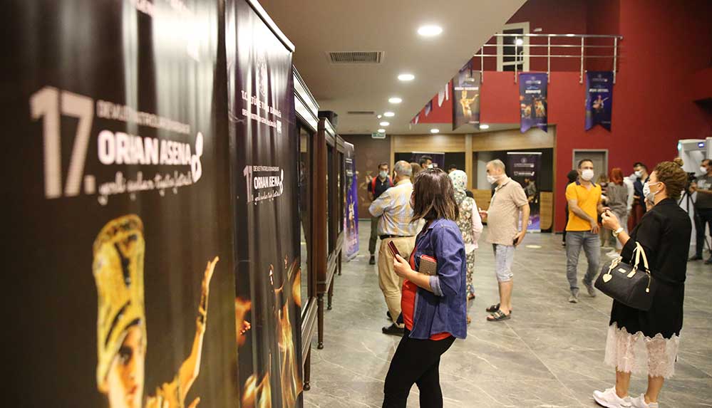 Diyarbakır'da "Orhan Asena Yerli Oyunlar Tiyatro Festivali" başladı