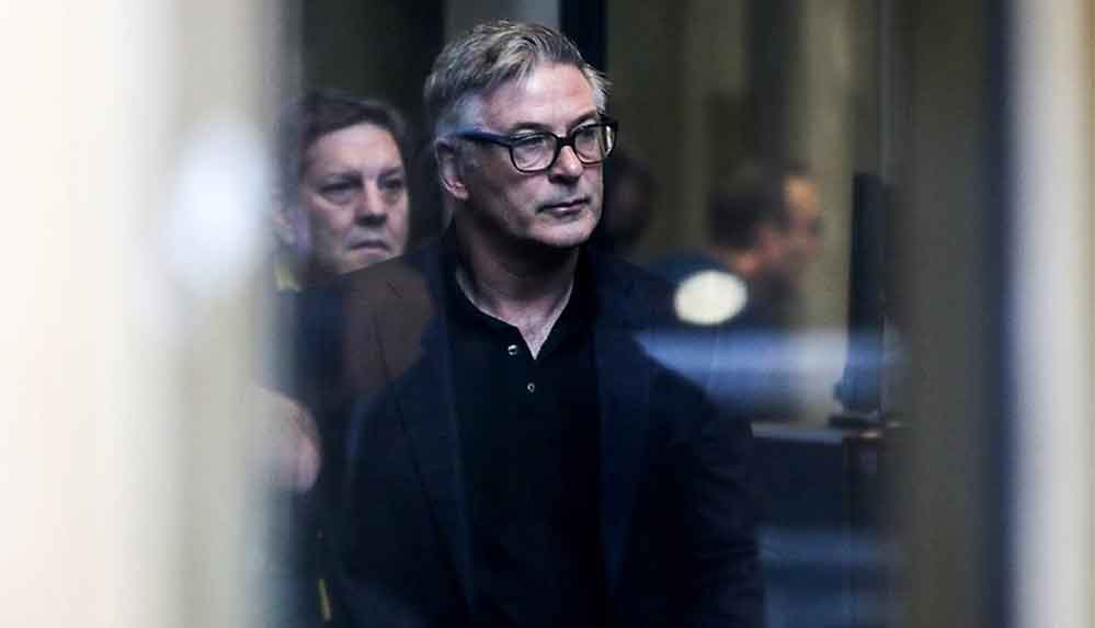 Alec-Baldwin'in-film-setinde-kullandığı-silahta-'gerçek-mermi'-olduğu-ortaya-çıktı