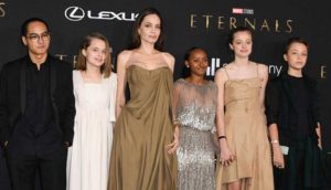 Angelina Jolie, yeni filminin galasına 5 çocuğu ile katıldı
