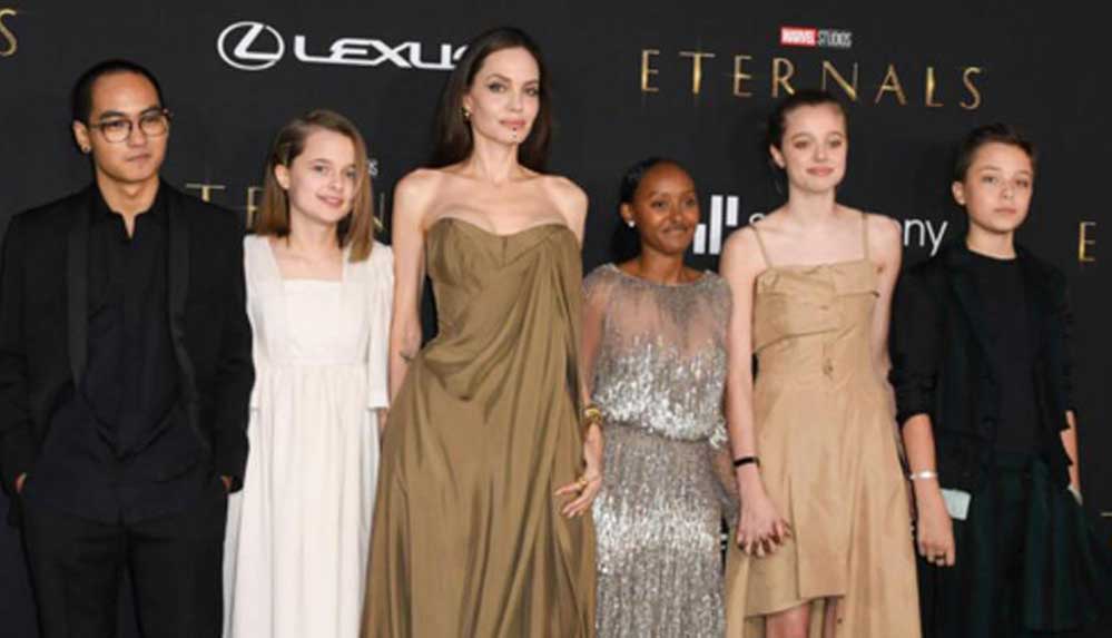 Angelina Jolie, yeni filminin galasına 5 çocuğu ile katıldı