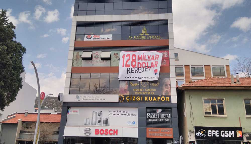 Burdur’da, “128 Milyar Dolar Nerede” pankartı için kesilen rekor ceza iptal edildi