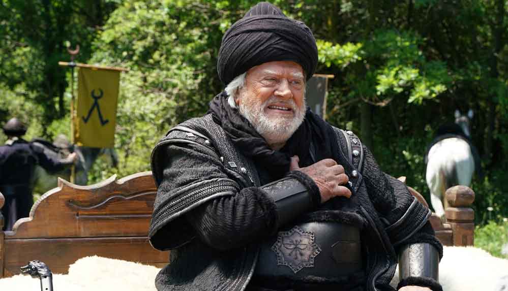 Cüneyt-Arkın-Kuruluş-Osman'a-veda-etti--'Benim-için-bir-hikayenin-daha-sonu-geldi'