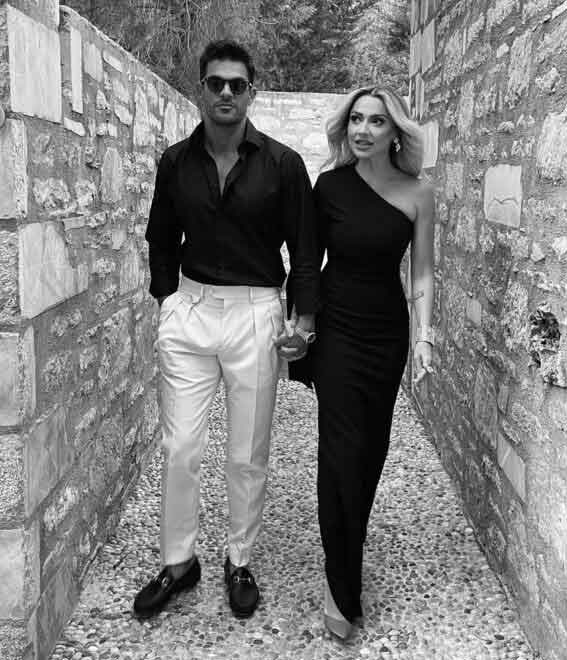 Hadise ve sevgilisi Mehmet Dinçerler'den ilk poz!