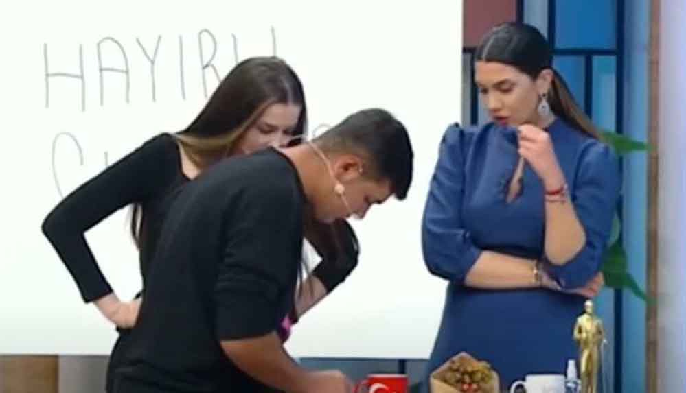 İzlediği-cinsel-içerikli-bir-videoda-eşini-gördü,-canlı-yayında-izletti