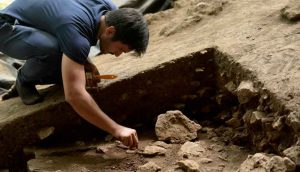 Kahramanmaraş'ta 14 bin 500 yıllık tarım aletleri gün ışığına çıkarıldı