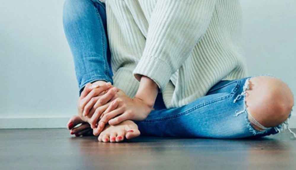 Koronavirüs-sonrası-korkutan-tehlike--El-ve-ayak-parmaklarında-kızarıklık-ve-şişlik!