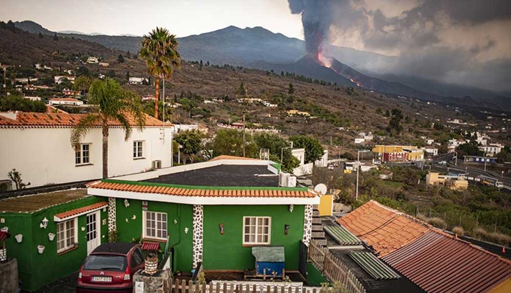 La Palma Adası'nda volkandan çıkan lavlar 24 günde 1458 binayı yakıp yıktı