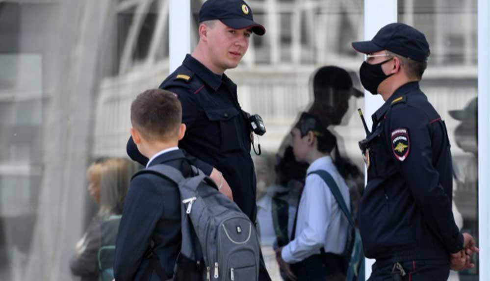 Rusya'da 6. sınıf öğrencisi okula götürdüğü silahla ateş etti