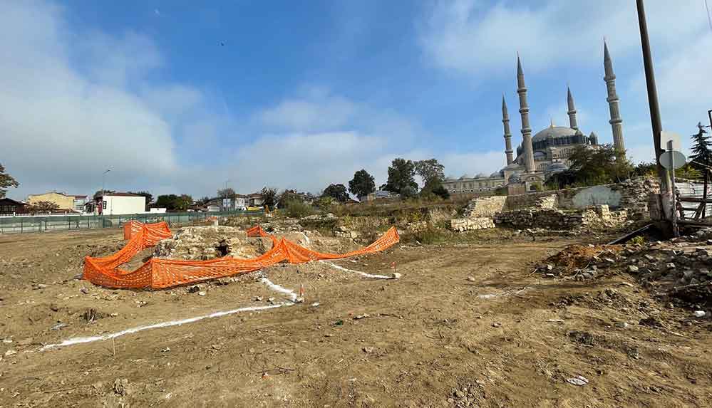 Selimiye Meydanı kazılarında Roma döneminden kalma aile mezarlığı bulundu 4 Selimiye-Meydanı-kazılarında-Roma-döneminden-kalma-aile-mezarlığı-bulundu