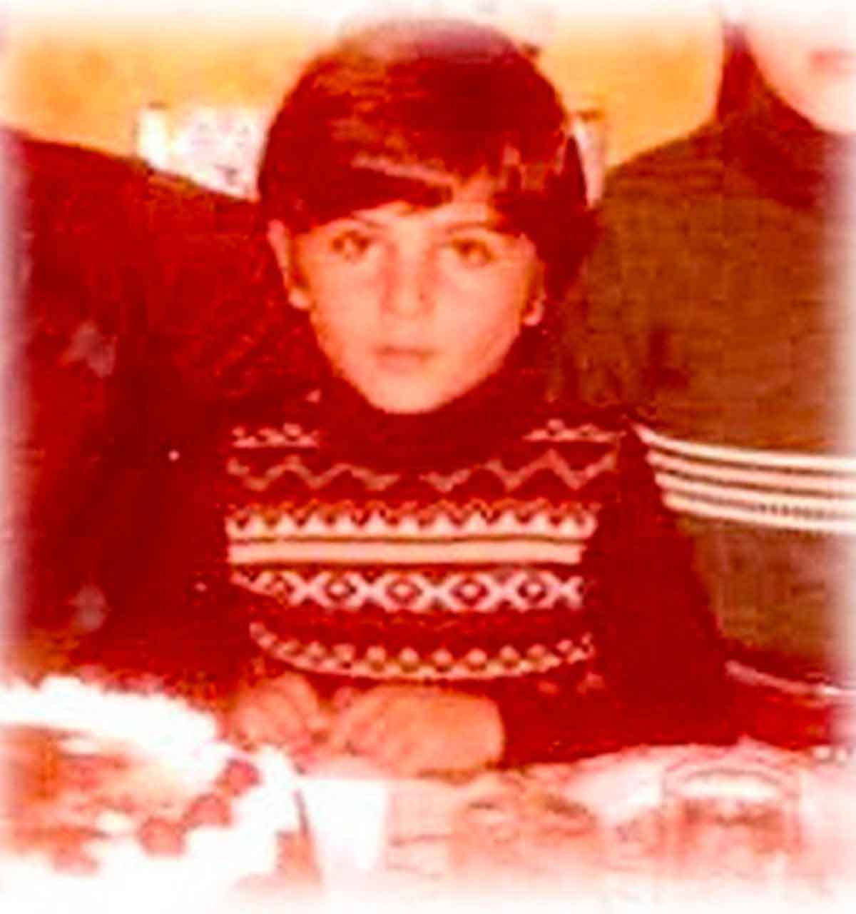 Tarkan'dan nostaljik paylaşım: 'Çocukluğumdan bir doğum günü fotoğrafı'