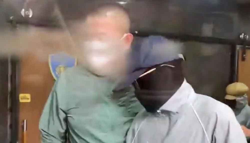 Tayland'da-otobanda-porno-film-çeken-çift-tutuklandı