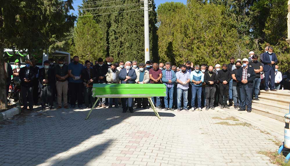 Isparta'da yerleşkedeki inşaat çukuruna düşen üniversite öğrencisi Afyonkarahisar'da defnedildi