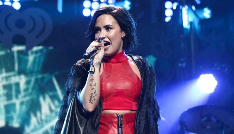 Demi Lovato kendi tasarladığı cinsiyetsiz seks oyuncağını tanıttı