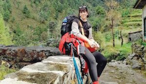 Türk avukat Everest'e tırmanırken fenalaştı, hastanede rehin kaldı
