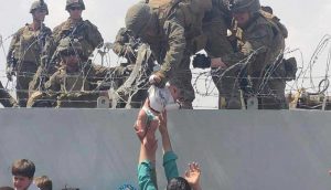 Kabil Havalimanı'ndaki karmaşada bir Amerikan askerine verilen bebek bulunamadı