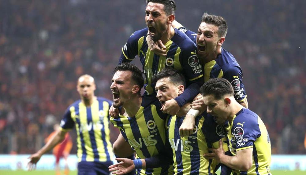 Müthiş derbide gülen taraf Fenerbahçe 4 Müthiş-derbide-gülen-taraf-Fenerbahçe