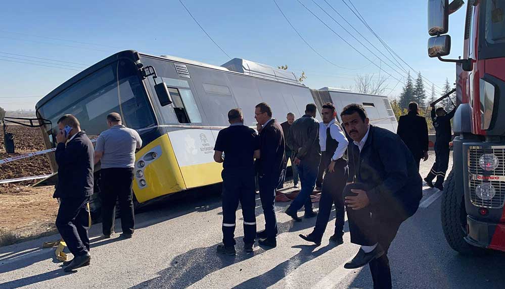 Konya'da belediye otobüsünün elektrik direğine çarptı: Çok sayıda yaralı var