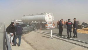 Konya'da kum fırtınası zincirleme kazaya neden oldu