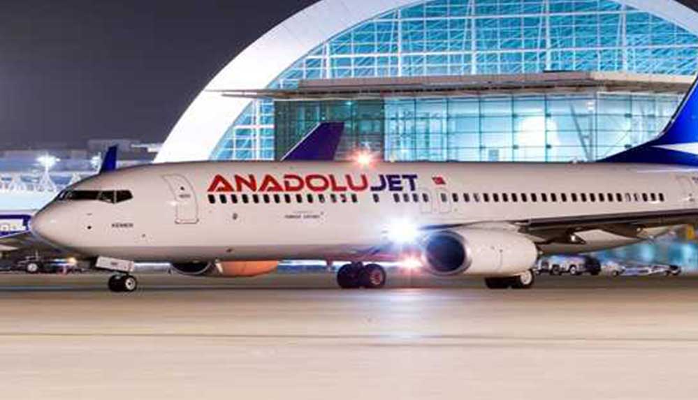 Alınan-bilgiye-göre,-AnadoluJet'in-TK-7236-sefer-sayılı-Boeing-737-800-tipi-yolcu-uçağı,-İstanbul-Samsun-seferini-yapmak-üzere-saat-09.00'da-Sabiha-Gökçen-Havalimanı'ndan-kalkış-yaptı.