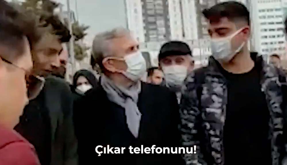 Mansur Yavaş’tan gençlere: Çıkar telefonunu 4 Mansur-Yavaş’tan-gençlere--Çıkar-telefonunu